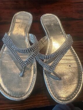 Guess Silver Crystal-Strap Women's Flip Flop Sandals